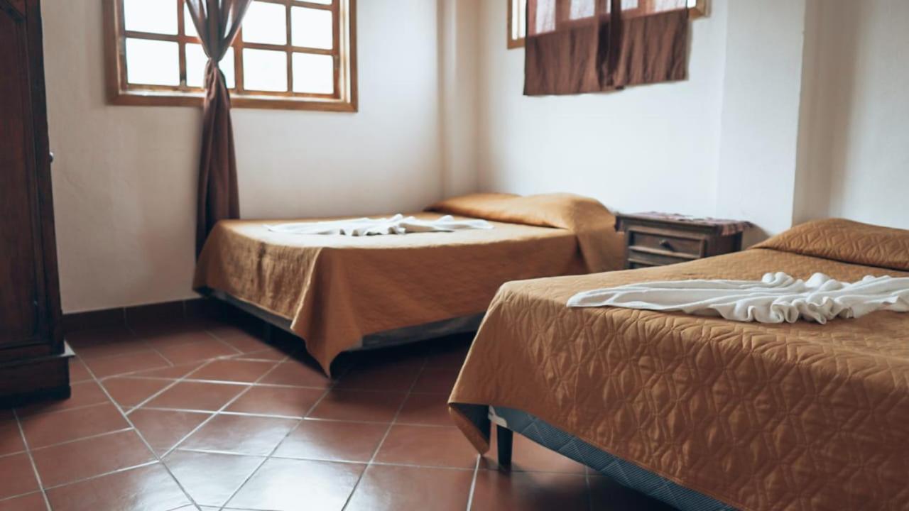 Hostal Dulces Sueños Panajachel Exterior foto